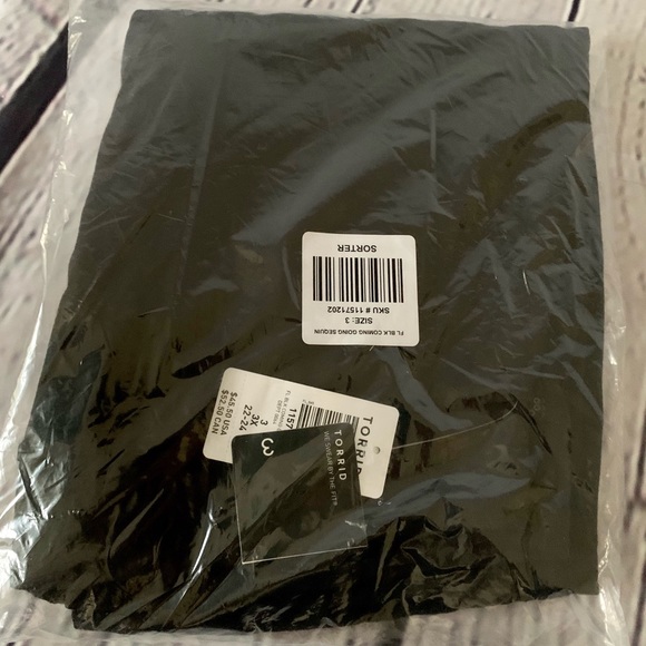 Brand New Torrid Sequin Leggings Size 3 - Picture 4 of 8